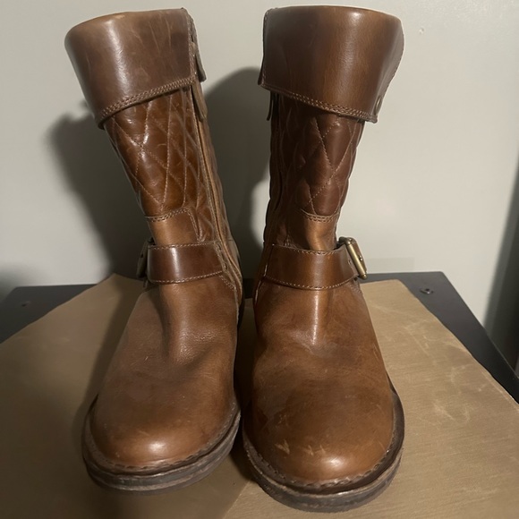 UGG Brown Leather Ankle Boots - Picture 4 of 7